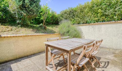 One-Bedroom Apartment with Terrace