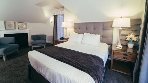 King Room with Balcony