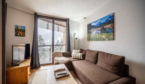 One-Bedroom Apartment with Balcony