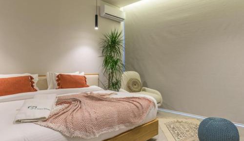 Studio Apartment with Balcony