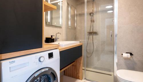 One-Bedroom Apartment with Mountain View & Balcony (A18) 