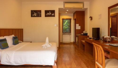 Villa with Garden View