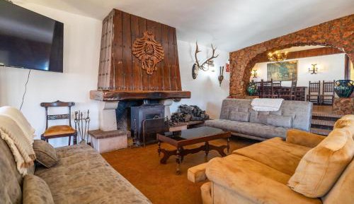 Five-Bedroom Holiday Home