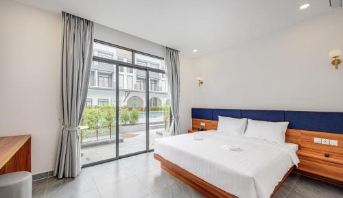 King Room with Pool View