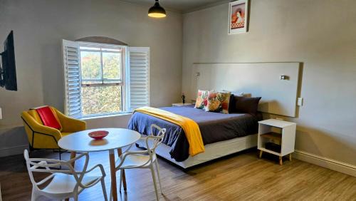 Studio Apartment with Queen Bed