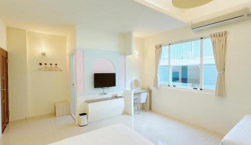 Quadruple Room with Private Bathroom