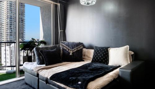 King Studio with Sofa Bed