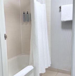 Queen Room with Two Queen Beds - Hearing Accessible