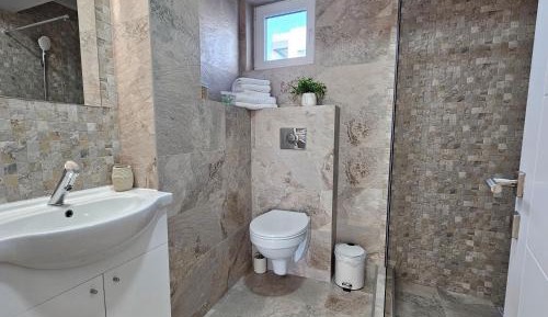 One-Bedroom Apartment with Balcony