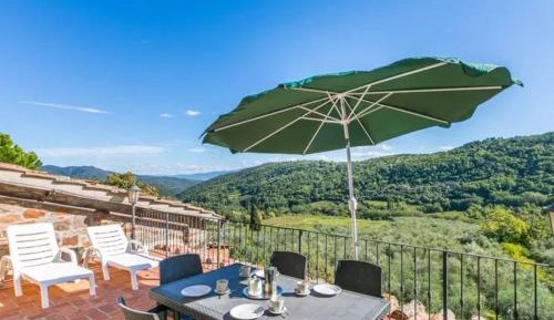 Three-Bedroom Deluxe Apartment