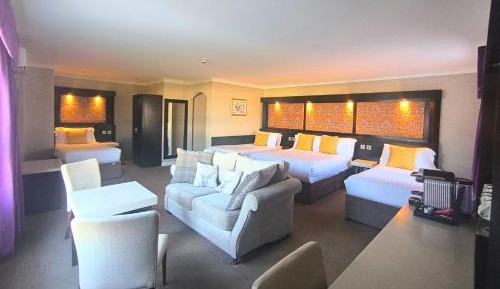 Deluxe Family Suite