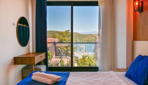 Two-Bedroom Apartment with Sea View