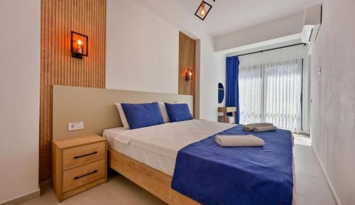 Two-Bedroom Apartment with Mountain View