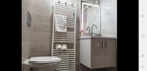 One-Bedroom Apartment with Terrace