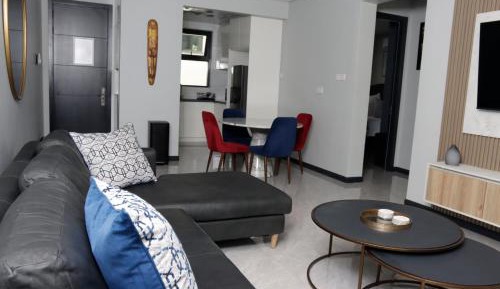 Deluxe Two-Bedroom Apartment with Garden View