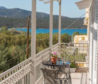 Two-Bedroom Deluxe Apartment with Balcony