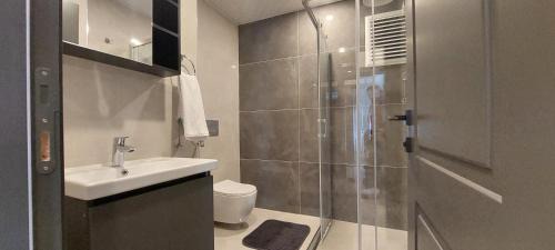 Three-Bedroom Apartment with Balcony