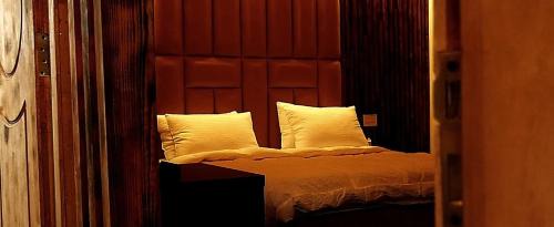 King Room with Mountain View