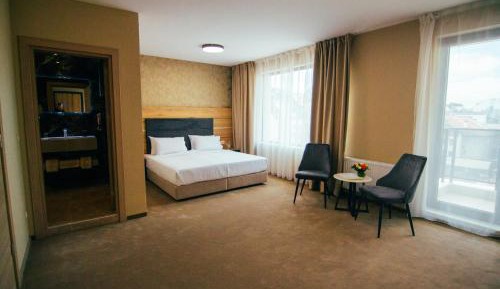 Deluxe Double Room with Bath