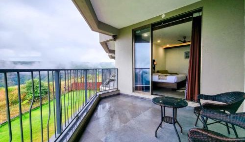 Deluxe Room Valley View with Balcony