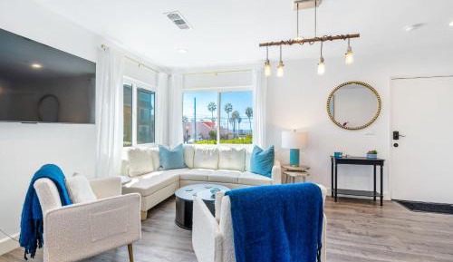 Three-Bedroom Apartment with Sea View