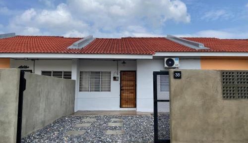 Three-Bedroom Holiday Home 