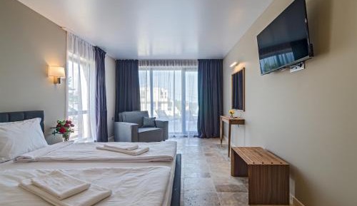 Deluxe Triple Room with Sea View