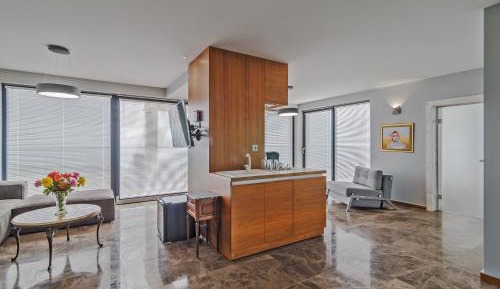 Deluxe Suite with Spa Bath