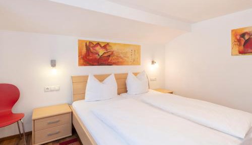 Apartment with Mountain View