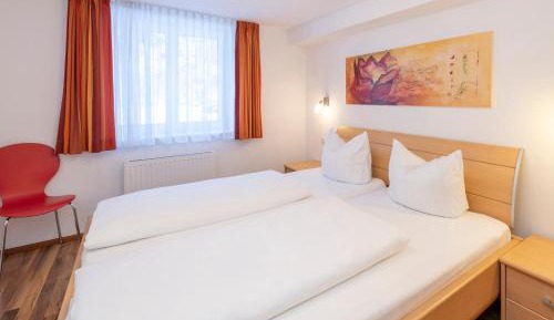 Apartment with Mountain View