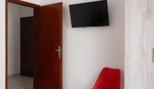 Studio Apartment with Terrace