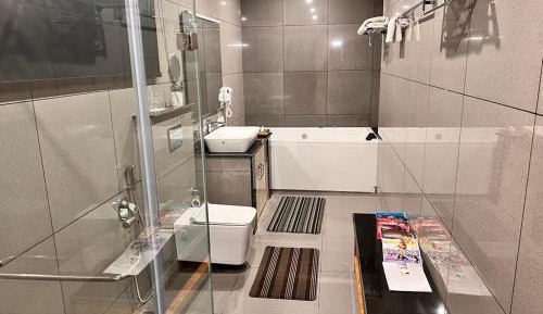 Luxury Premium Suite with Balcony