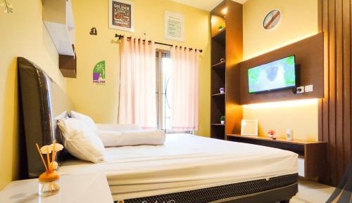 Double or Twin Room with Private Bathroom