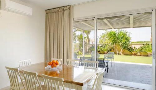 Four-Bedroom Deluxe Apartment