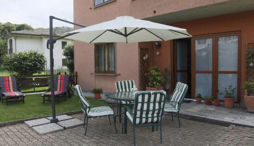 One-Bedroom Apartment with Garden