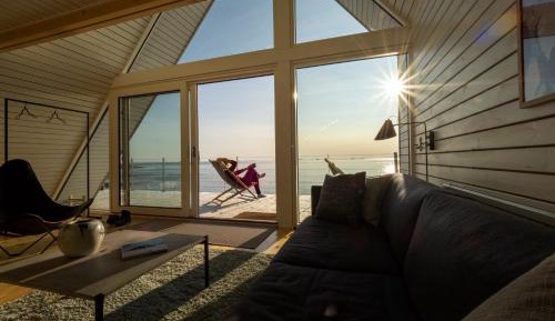 Bungalow with Sea View