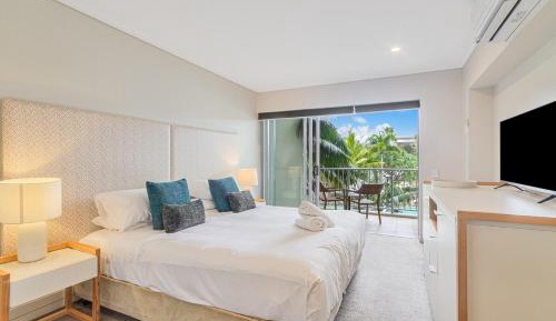 King Room with Pool View