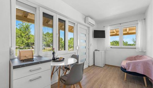 One-Bedroom Holiday Home