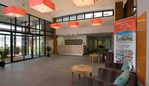 One-Bedroom Apartment with Balcony