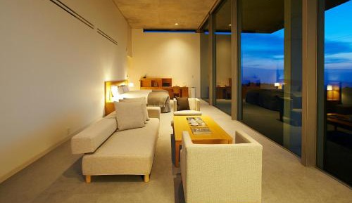 Suite with Sofa Bed and Open-Air Bath Upper Level Floor 