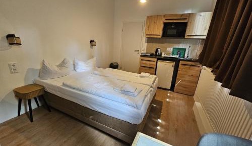 Double or Twin Room with Bathroom