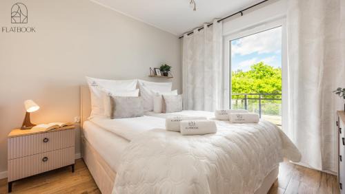 One-Bedroom Apartment with Balcony