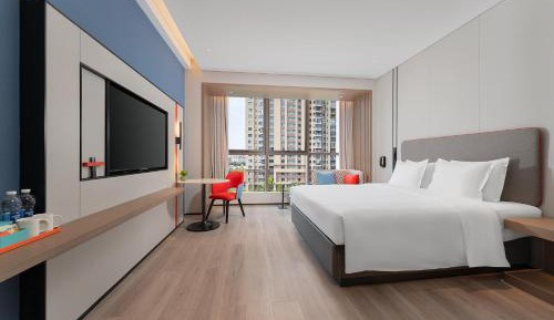 Standard King Room with Minifridge