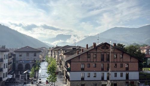 Three-Bedroom Apartment with Balcony