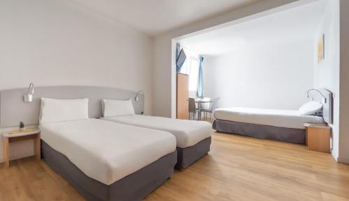 Standard Triple Studio