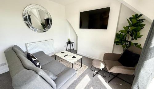 One-Bedroom Apartment with River View