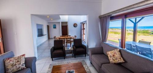 Basic Triple Room with Shared Bathroom