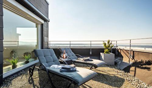 Superior One-Bedroom Apartment with Balcony