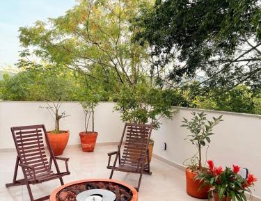 Apartment with Garden View