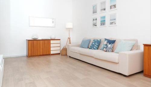 One-Bedroom Deluxe Apartment